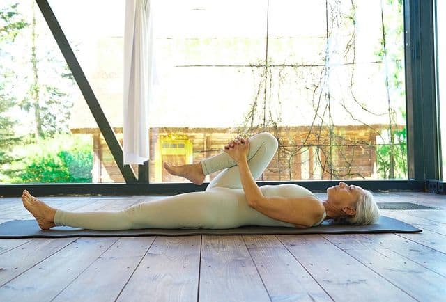 Knee-to-Chest Stretch: Your Guide to Improved Flexibility and Reduced Pain
